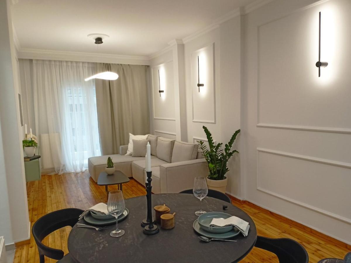Stylish Modern Classic Apartment Thessaloniki Exterior photo