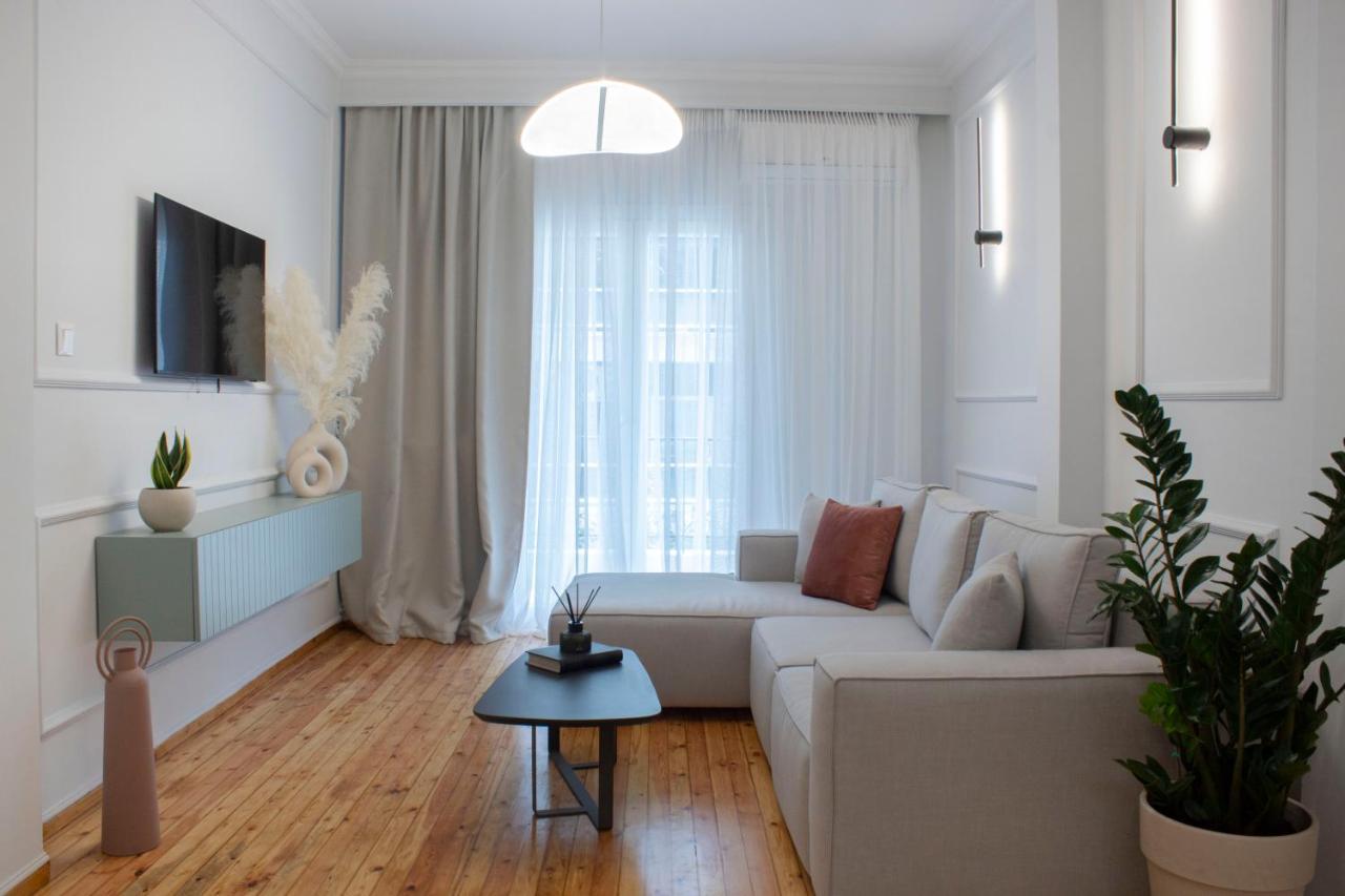 Stylish Modern Classic Apartment Thessaloniki Exterior photo